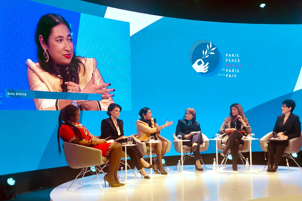 La Directora Ejecutiva Adjunta de ONU Mujeres, Anita Bhatia, asiste al Foro de París sobre la Paz.